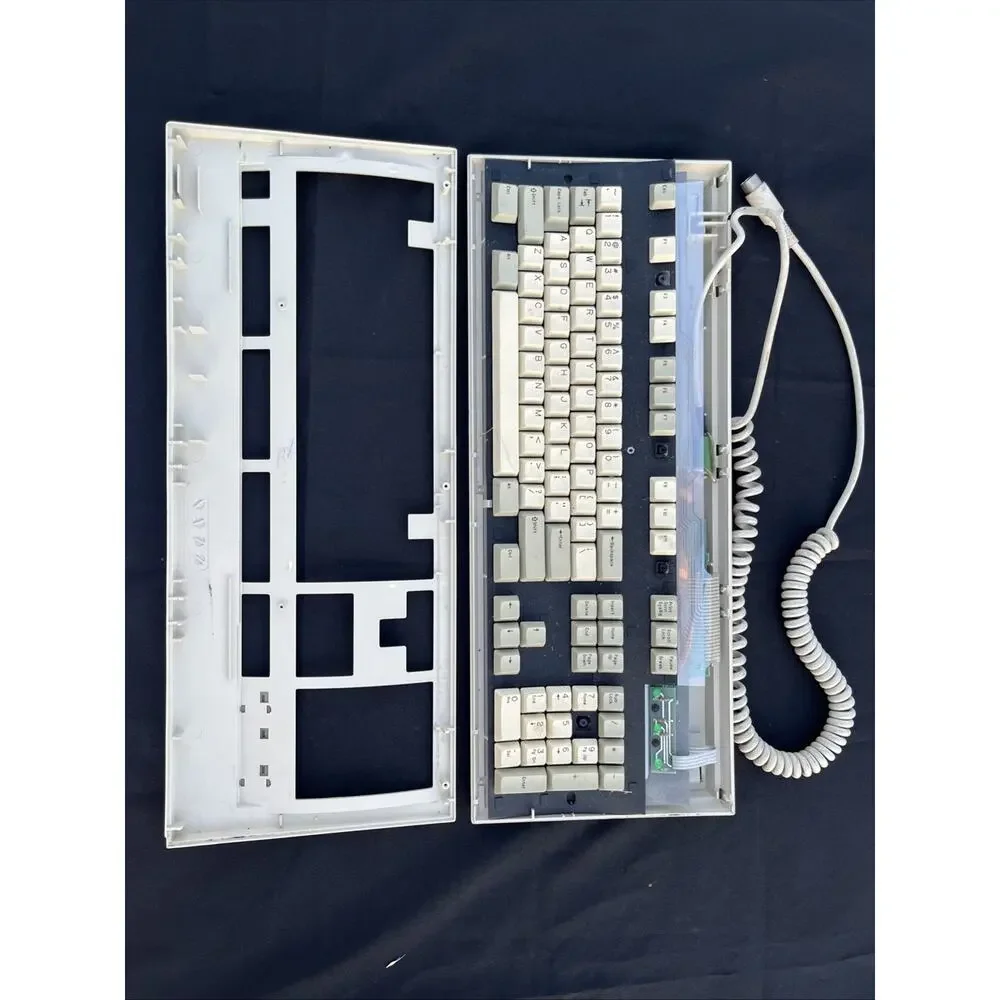 Vintage 83A3SE Keyboard Made In USA Mechanical Computer Keyboard Coiled Cable